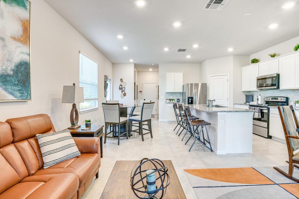 Patio & Nature Views! Wesley Chapel End Unit House in Wesley Chapel