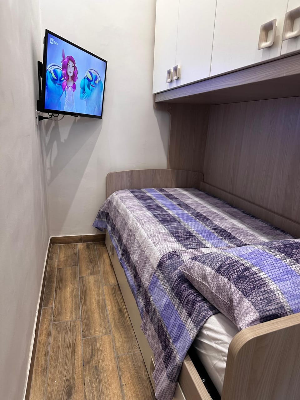 TV and multimedia, Photo of the whole room, children