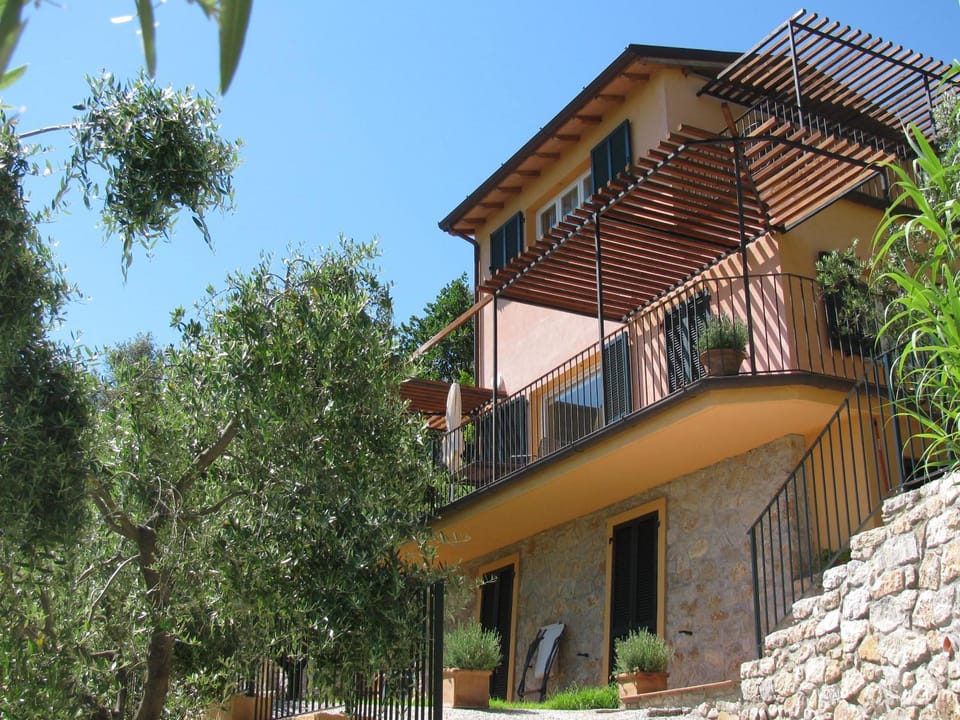 Property building, View (from property/room), Balcony/Terrace, Garden view