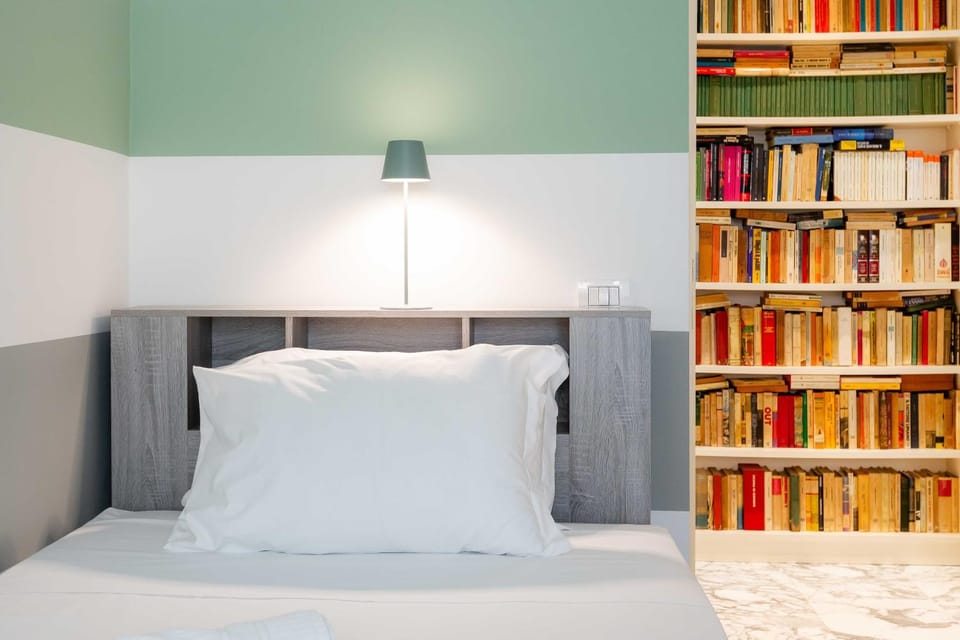 Trieste Guesthouse - ZENO 48 Bed and Breakfast in Rome
