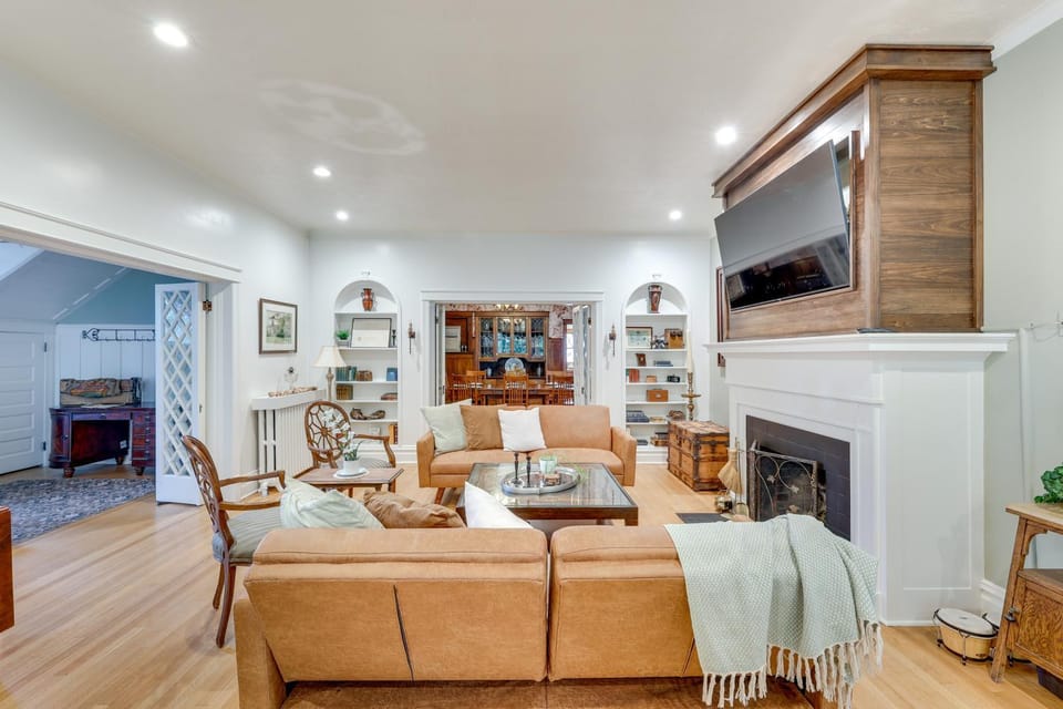 Central Boise Mansion Close to Dtwn, River & BSU! House in Boise
