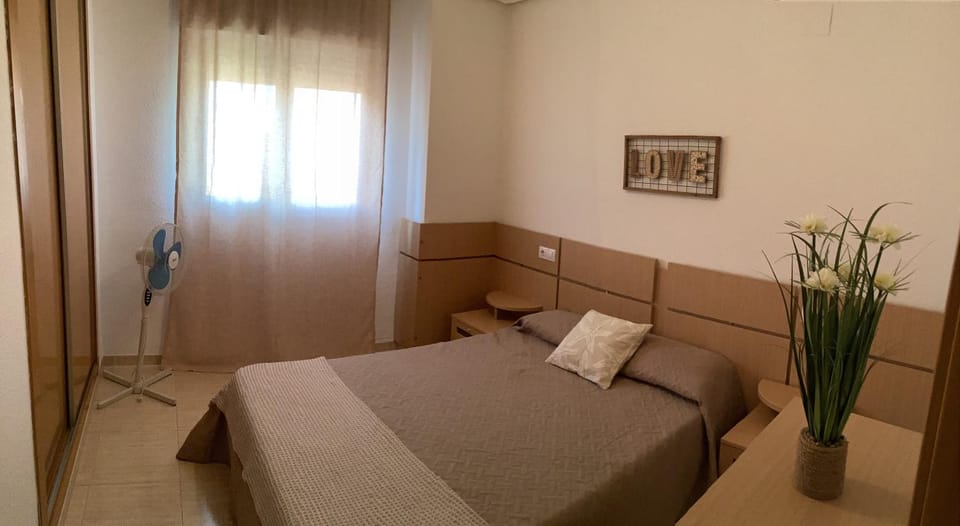 Bed, Photo of the whole room, Bedroom, Family, wardrobe