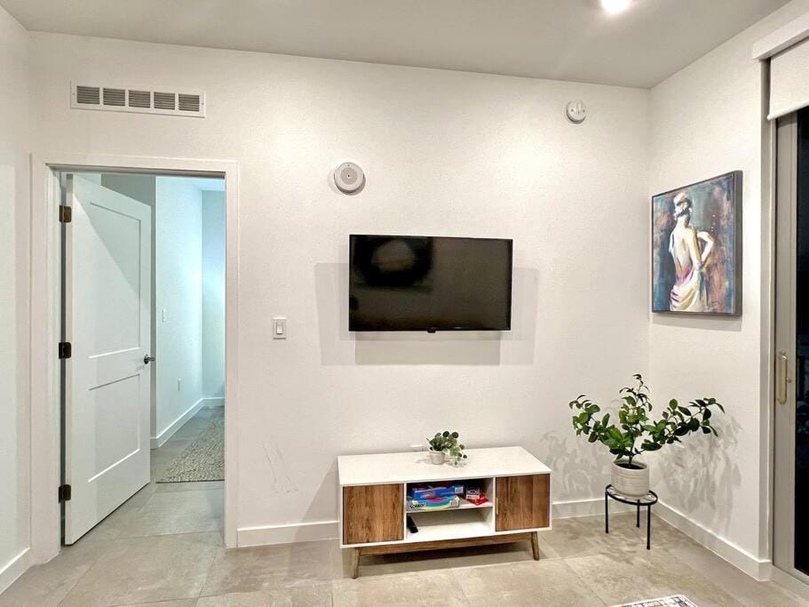 Communal lounge/ TV room, TV and multimedia, Evening entertainment