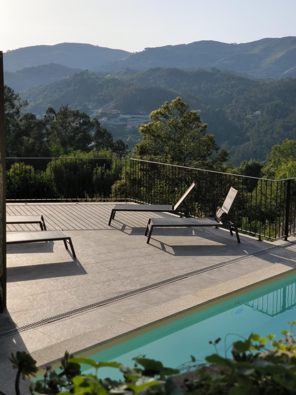 Day, Natural landscape, Mountain view, Pool view, Swimming pool, sunbed