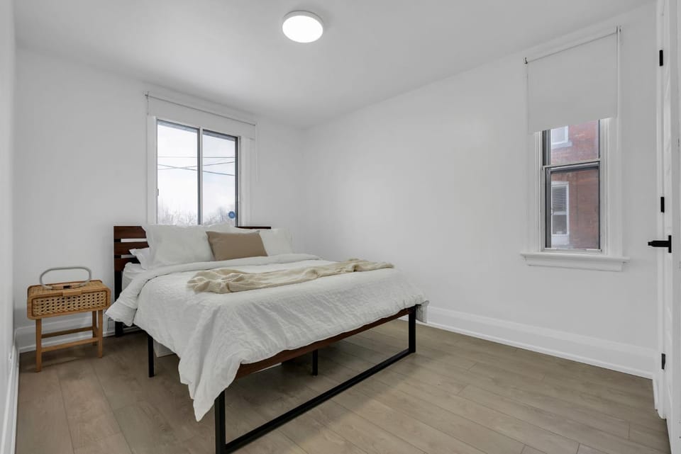 Modern 2BR Apt Near Downtown Ottawa FREE PARKING Apartment in Gatineau