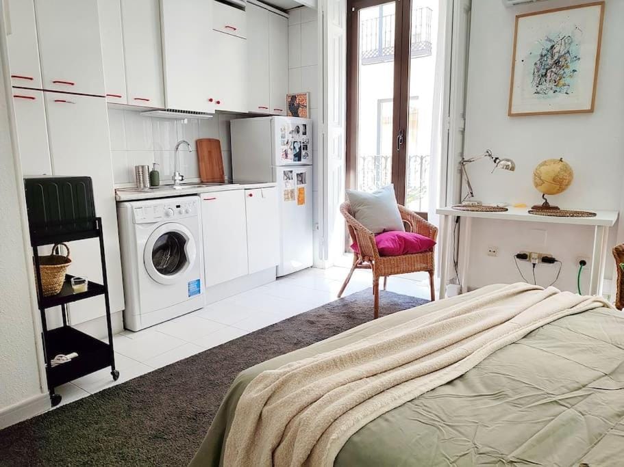 Seating area, Bedroom