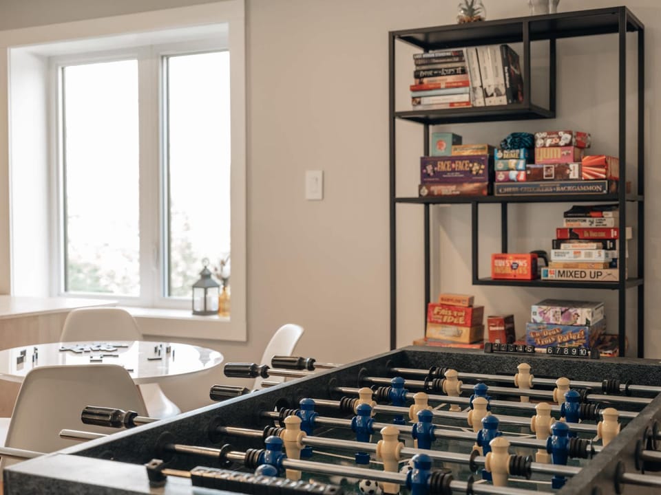 Le Montagnia escape to Tremblant with hot tub Chalet in Saint-Donat