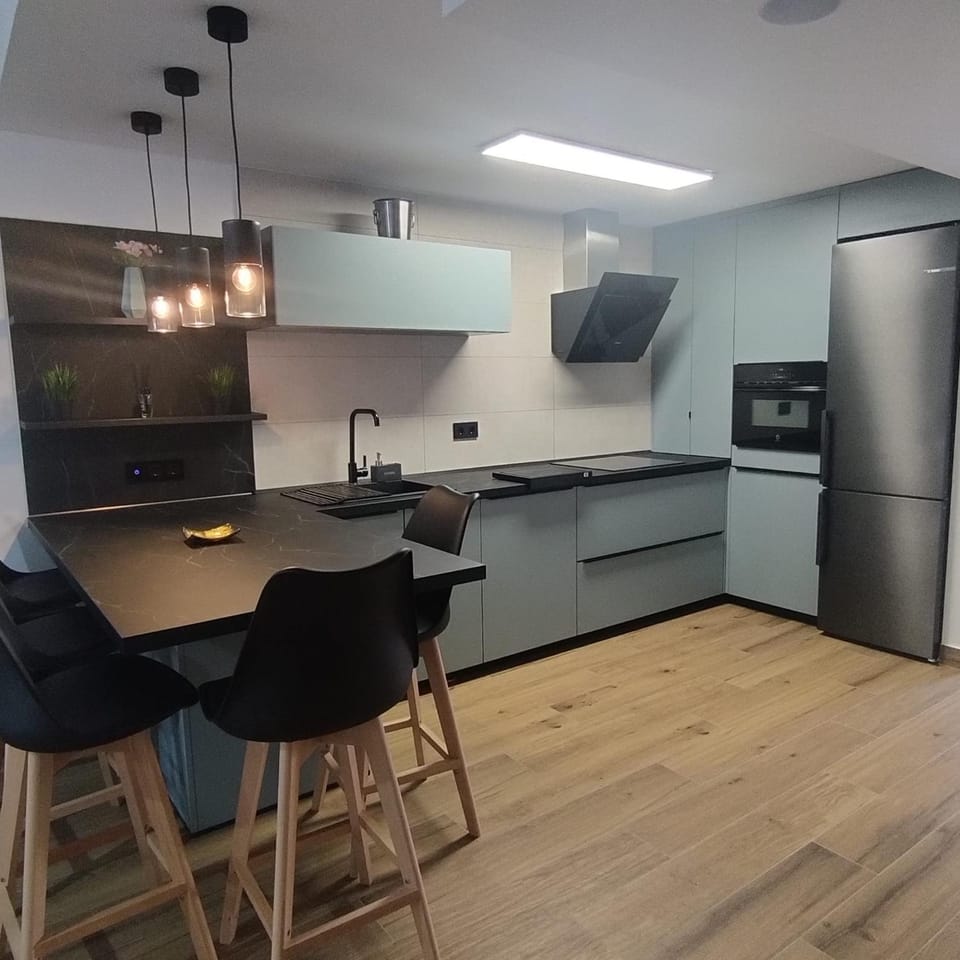 Kitchen or kitchenette, Dining area, dishwasher, stove
