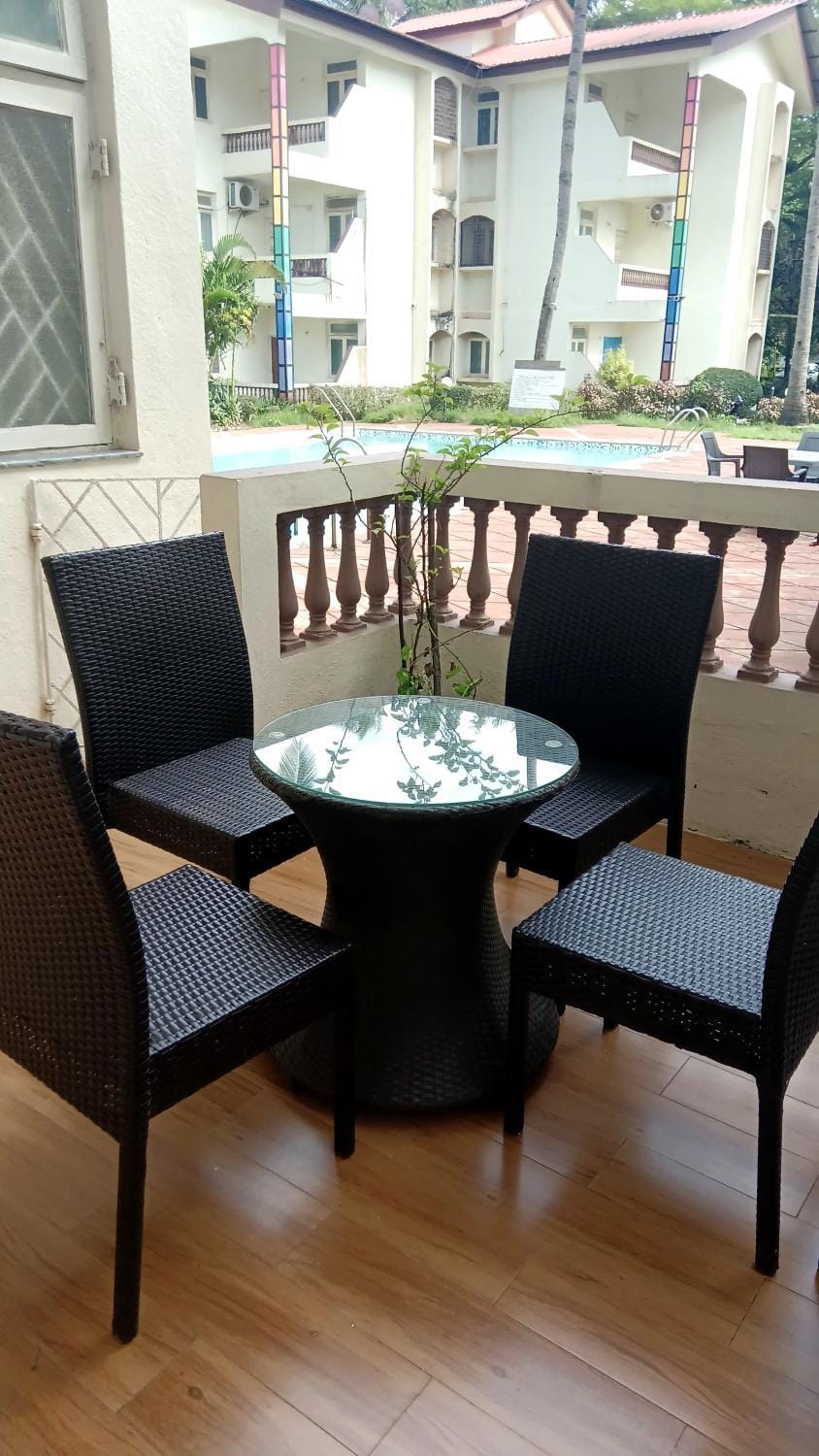 Patio, Balcony/Terrace, Living room, Seating area, Dining area, Swimming pool