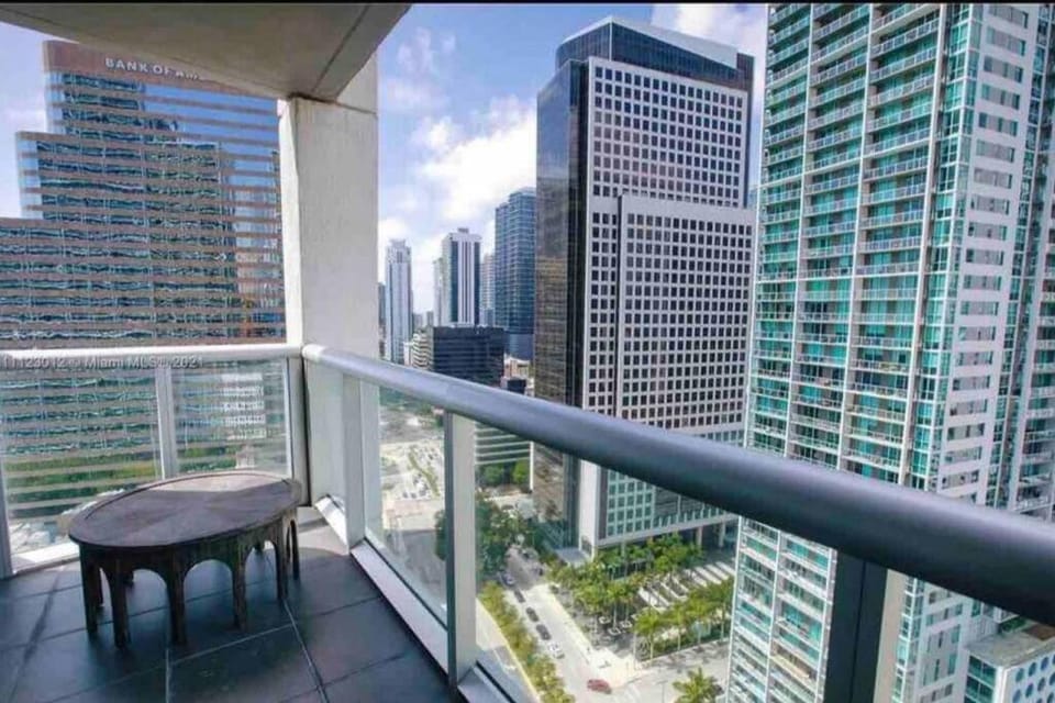 Luxurious Stunning Views condo Apartment in Brickell