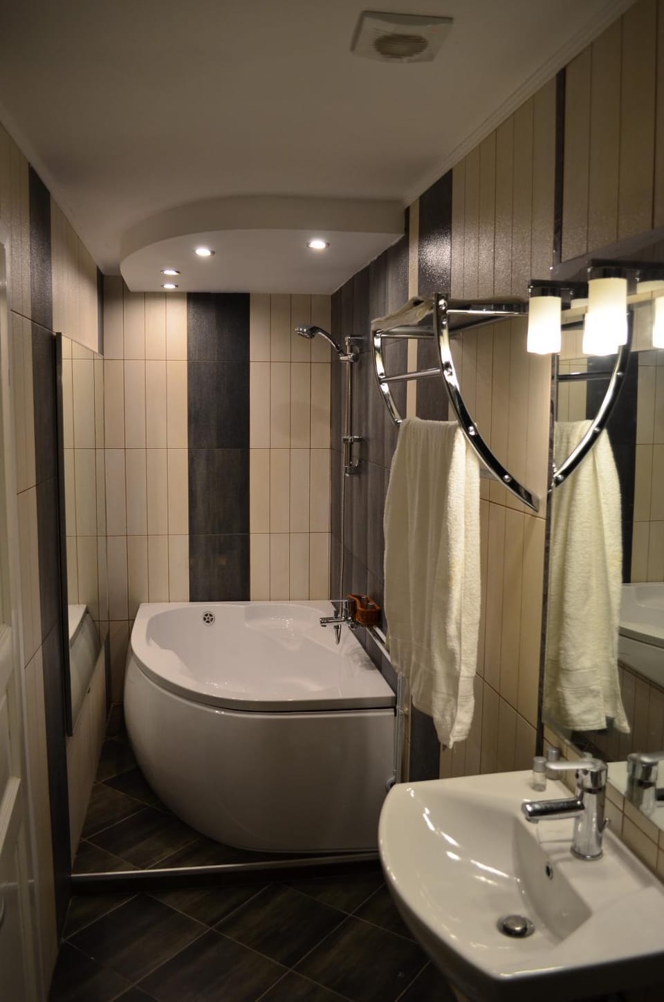 Shower, Bathroom, towels