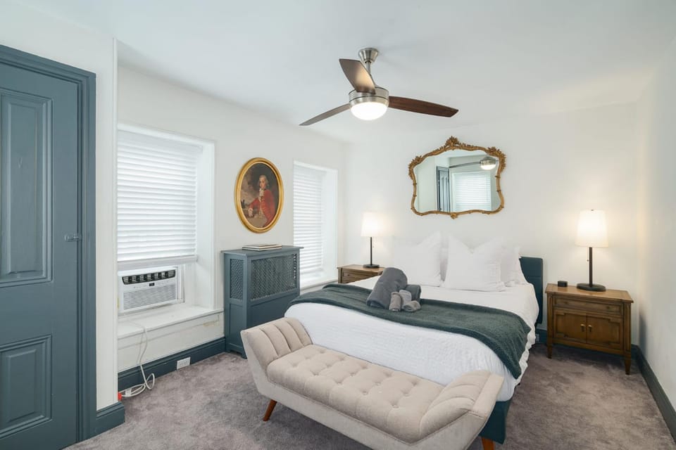 Large Bi-level Apartment in Heart of Manayunk Apartment in Manayunk