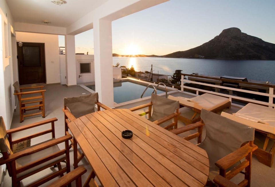 Balcony/Terrace, Mountain view, Swimming pool