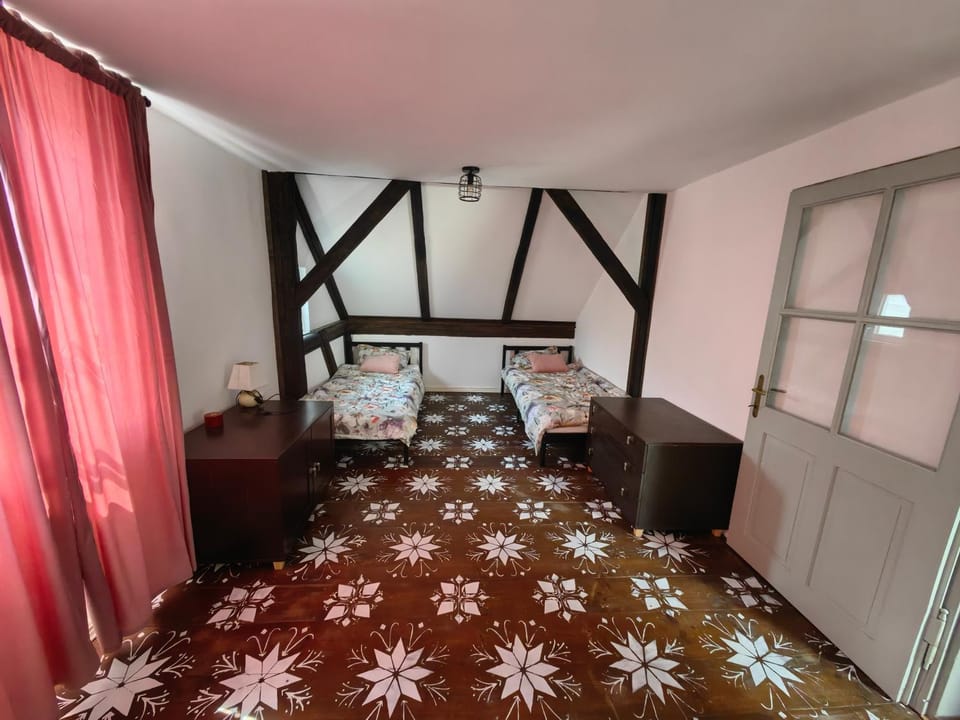 Bed, Bedroom, Family
