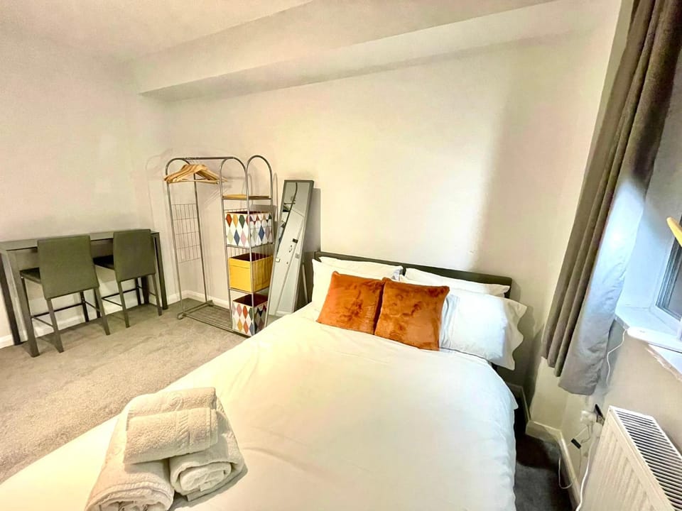 Bed, Kitchen or kitchenette, Photo of the whole room, Bedroom, hair dresser