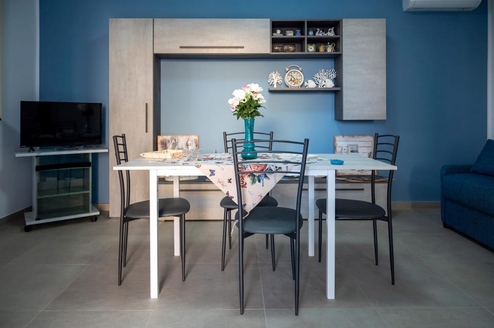 TV and multimedia, Kitchen or kitchenette, Dining area