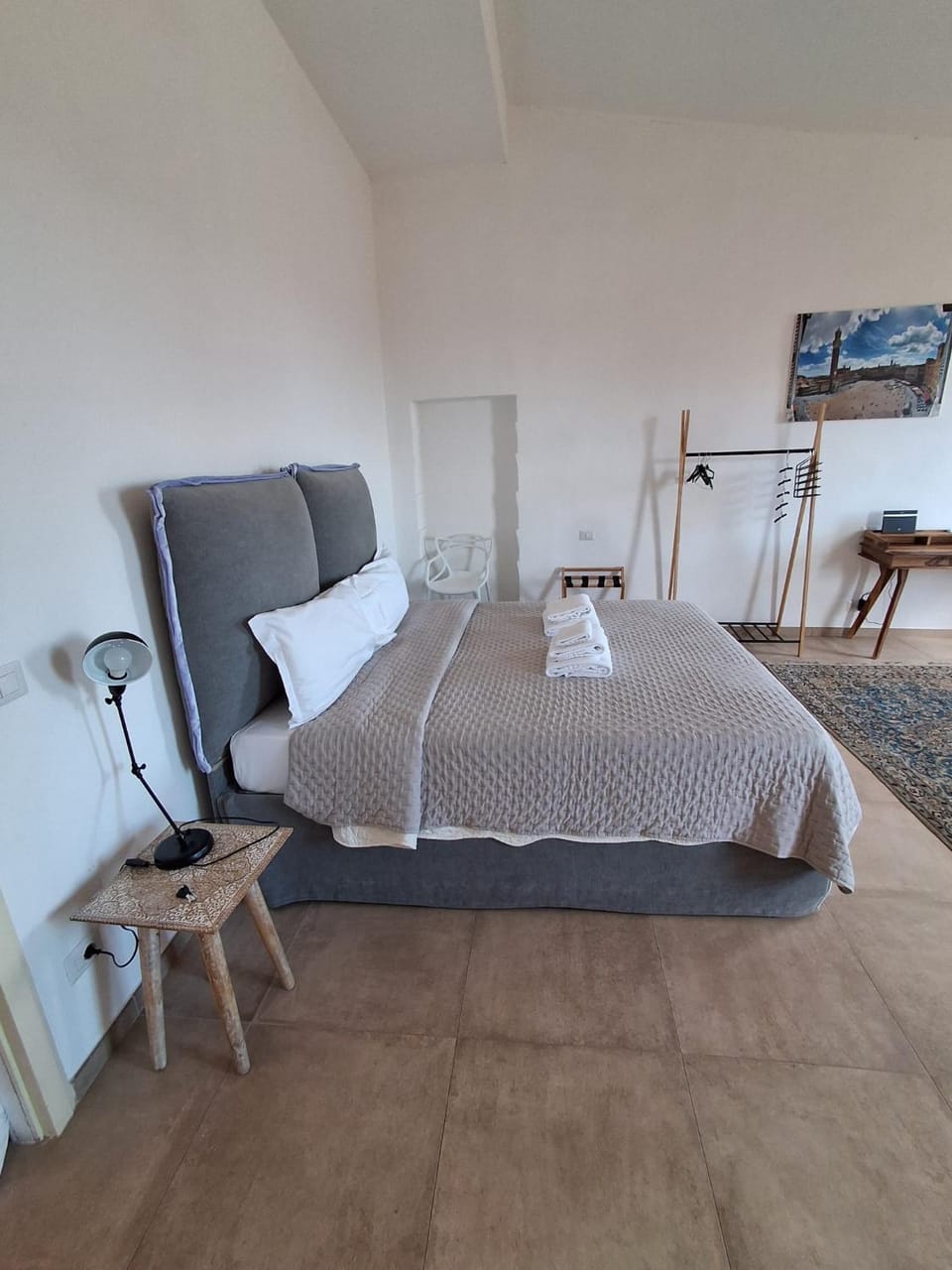 Bed, Photo of the whole room