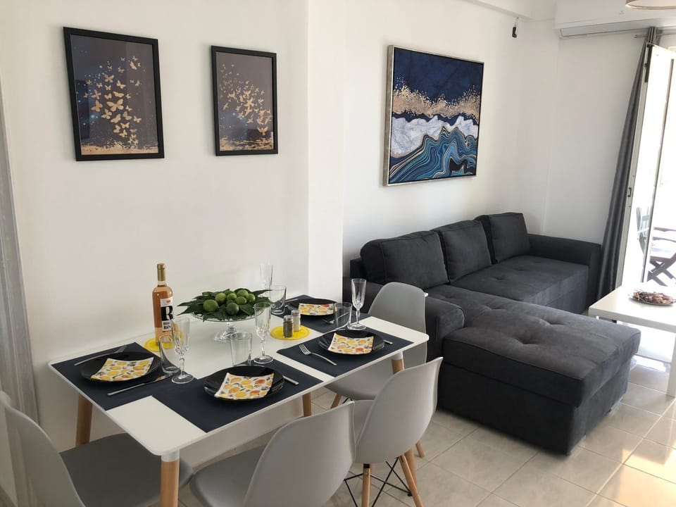 TV and multimedia, Living room, Dining area