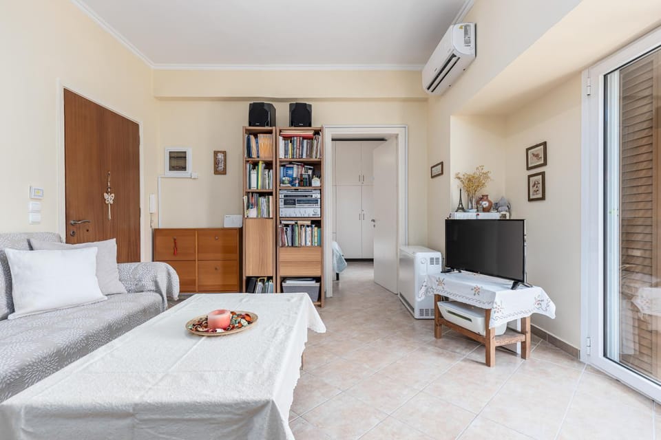 Living room, Photo of the whole room, Seating area, Dining area, air conditioner