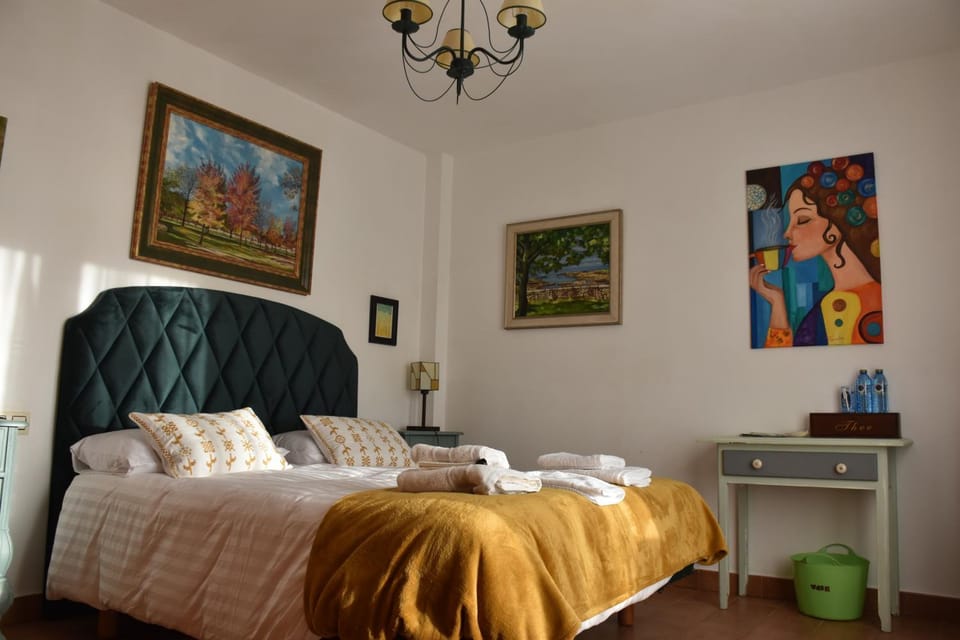 Bed, Photo of the whole room