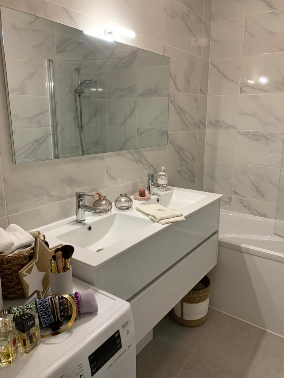 Rose Apartment in Paris