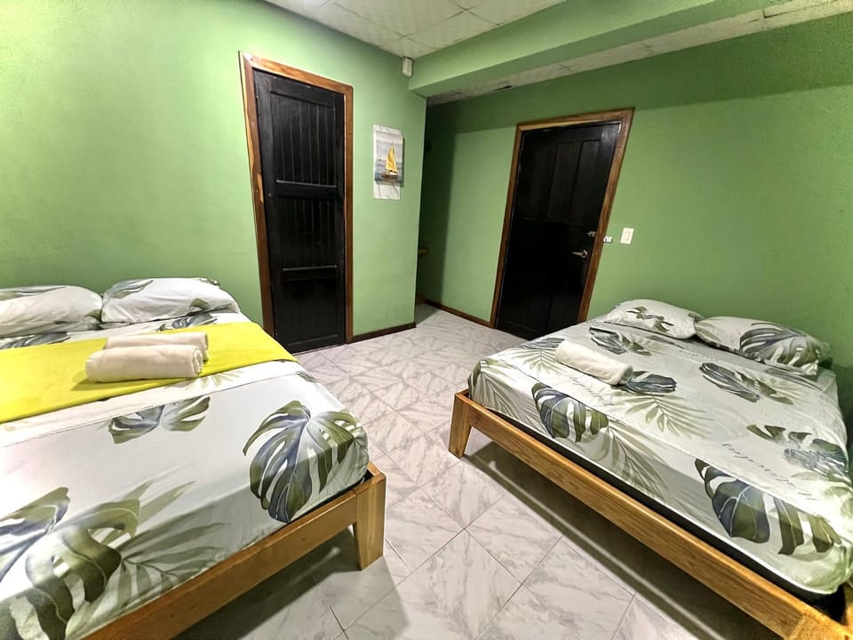 Dreamer's Hostel Bed and Breakfast in Bocas del Toro Province