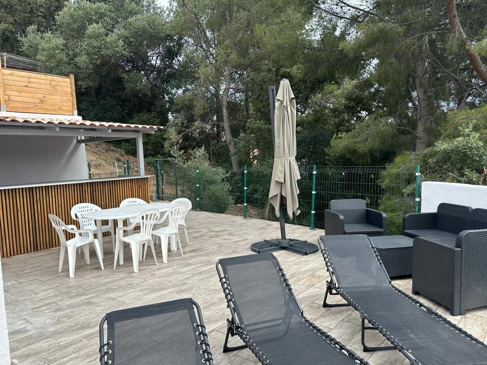 Patio, Garden view, sunbed