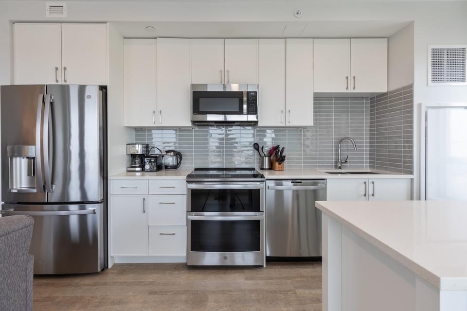 Spacious Apt Downtown Apartment in Quincy
