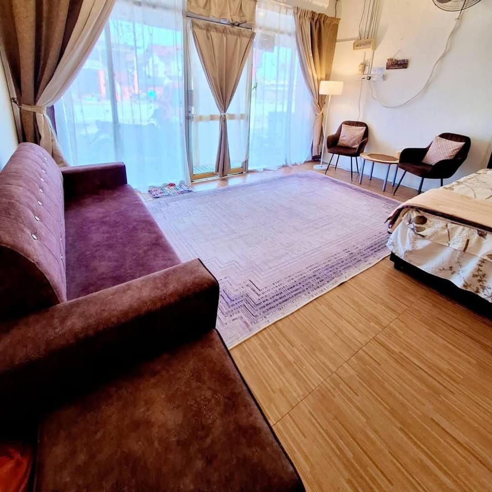 Studio Room Bourgenvilla Jalan Budiman Batu Burok KTrg House in Terengganu, Malaysia