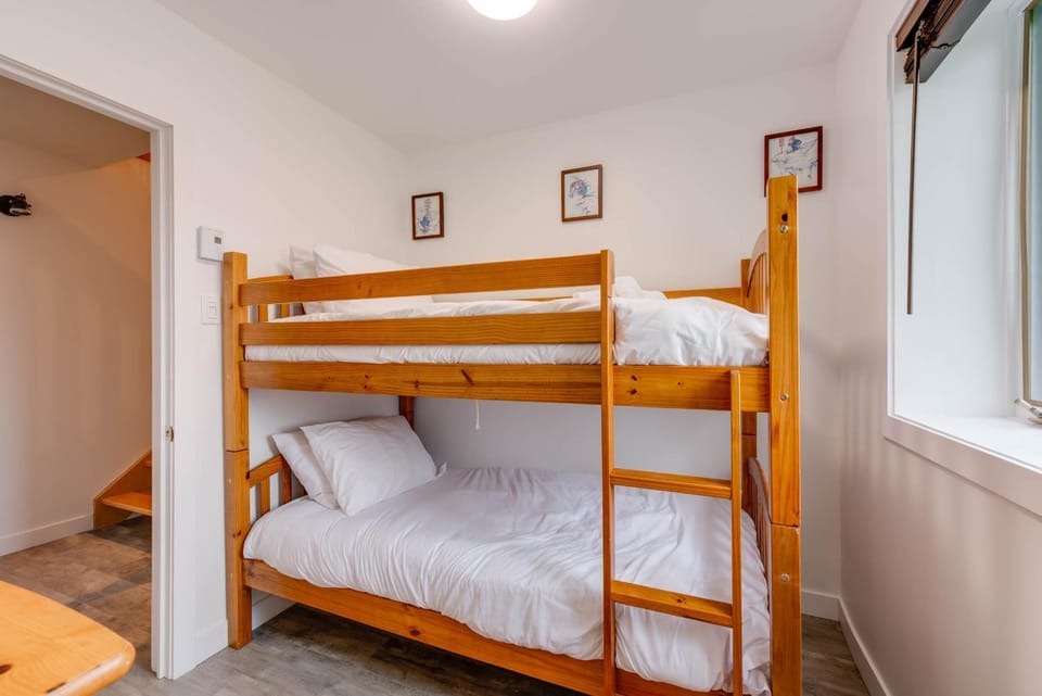 Bed, Bedroom, bunk bed