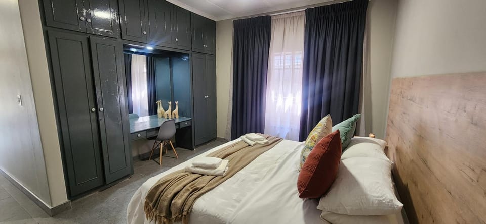 Bed, Photo of the whole room, Bedroom, wardrobe