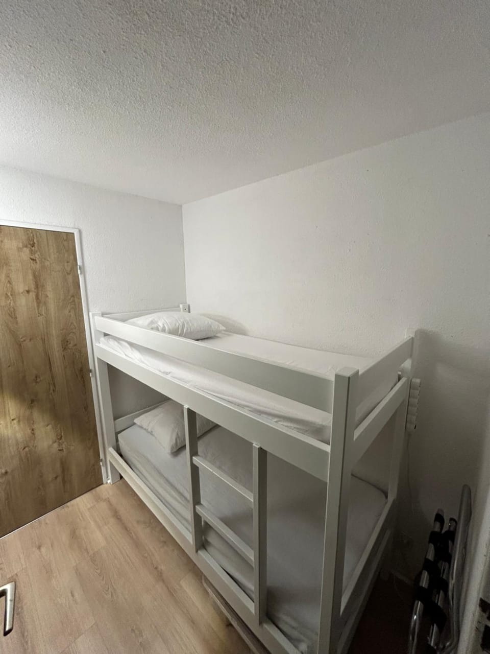 Bedroom, bunk bed