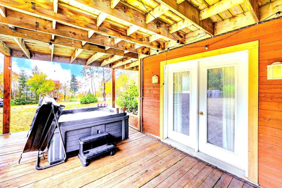Charlevoix 3BR Cottage Hot Tub & Game Room 8 Apartment in Baie-Saint-Paul