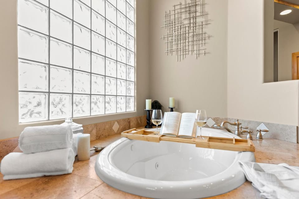 The Debonair Derby by PaseoHomesAZ with Heated Pool House in Pinnacle Peak