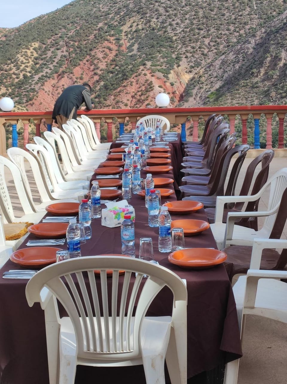 Day, Natural landscape, Seating area, Dining area, Mountain view