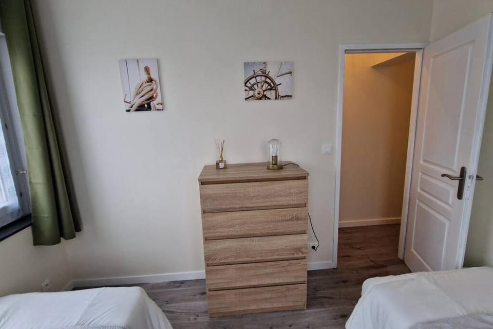 Les Guillemots Apartment in Normandy