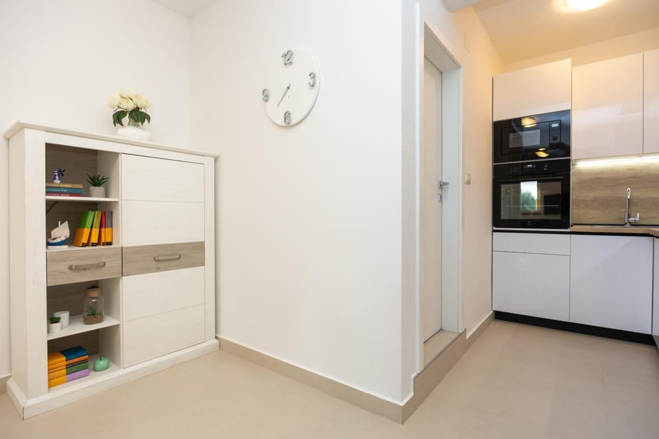 Kitchen or kitchenette, wardrobe
