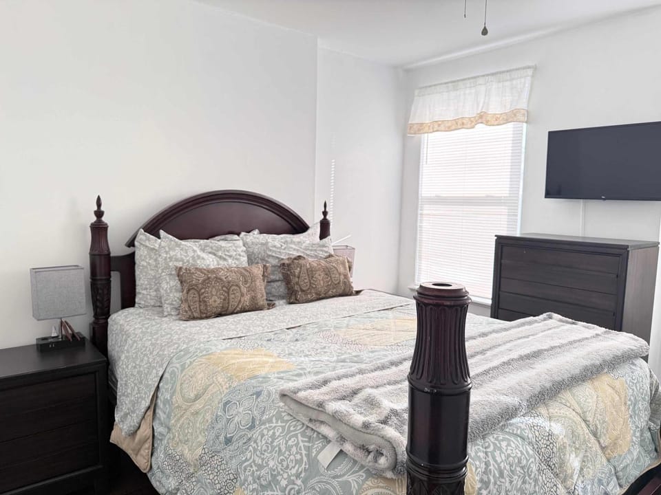 Cozy spacious family home near Carytown fully fenced House in Richmond