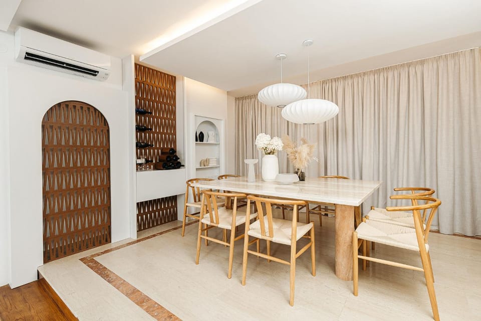 Kitchen or kitchenette, Living room, Seating area, Dining area, air conditioner