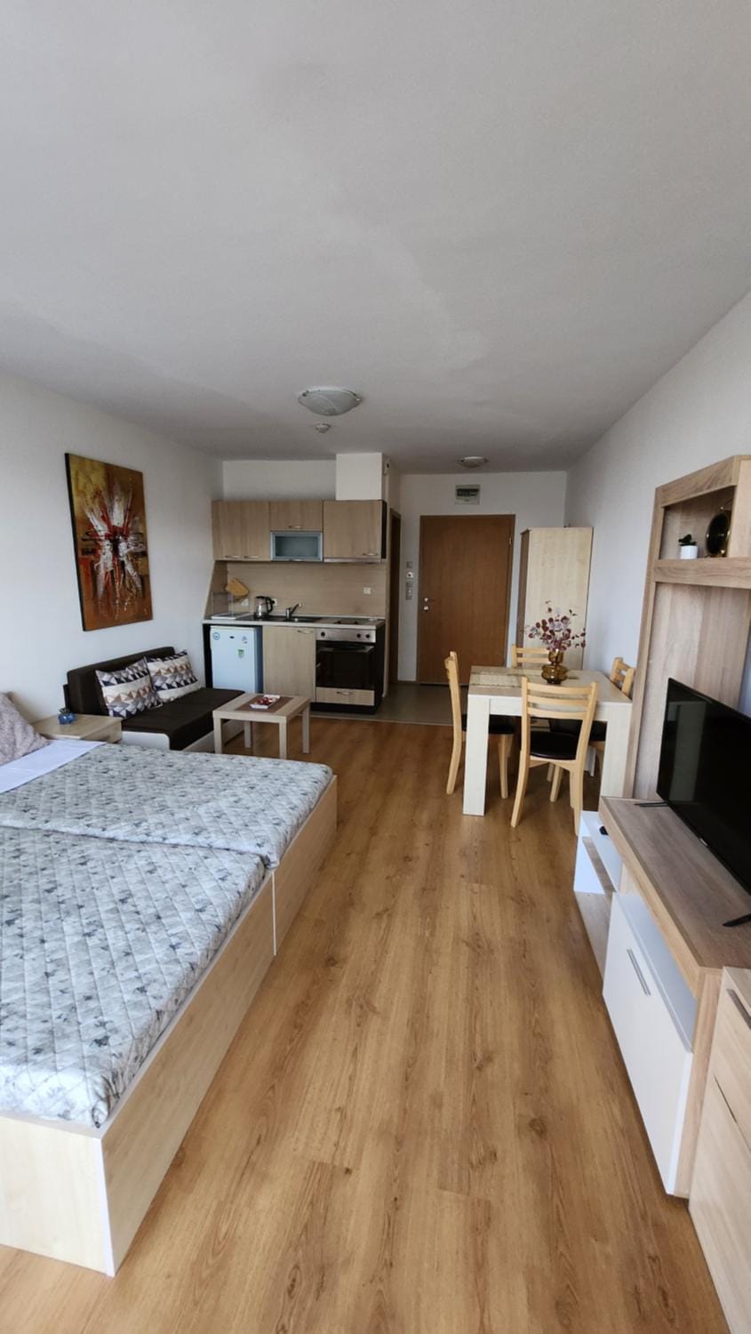 TV and multimedia, Kitchen or kitchenette, Dining area, Bedroom, oven