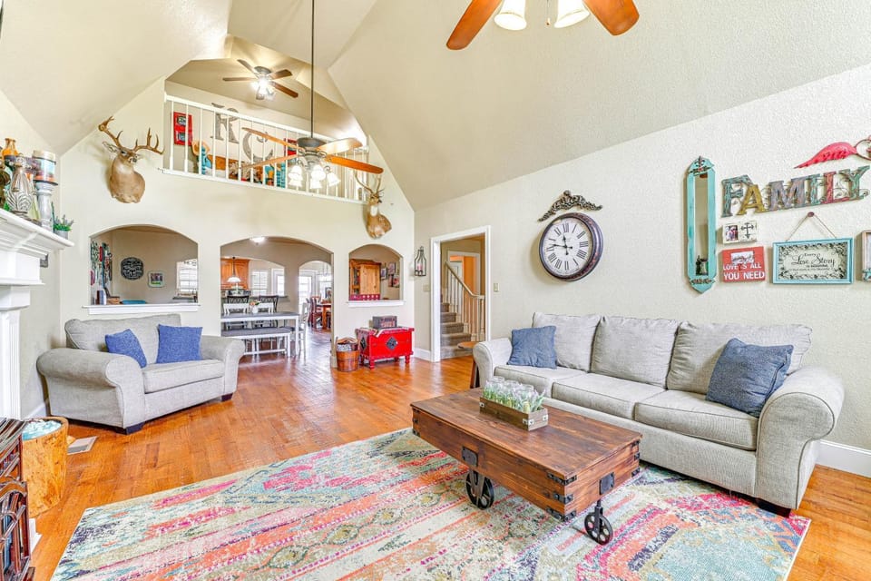 Fire Pit and Sauna Spacious Lake Texoma Retreat! House in Lake Texoma