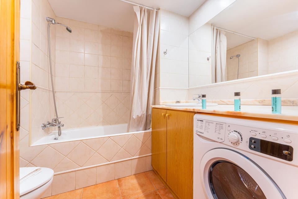 Bath, washing machine