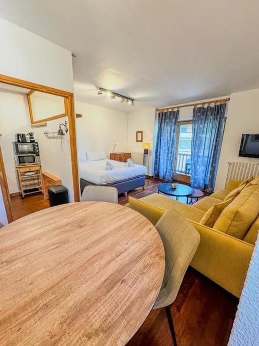 Barthe Holidays I Acogedor estudio en El Tarter 4PAX I Rústico, Vistas al valle, Parking I Esquirol Apartment in El Tarter
