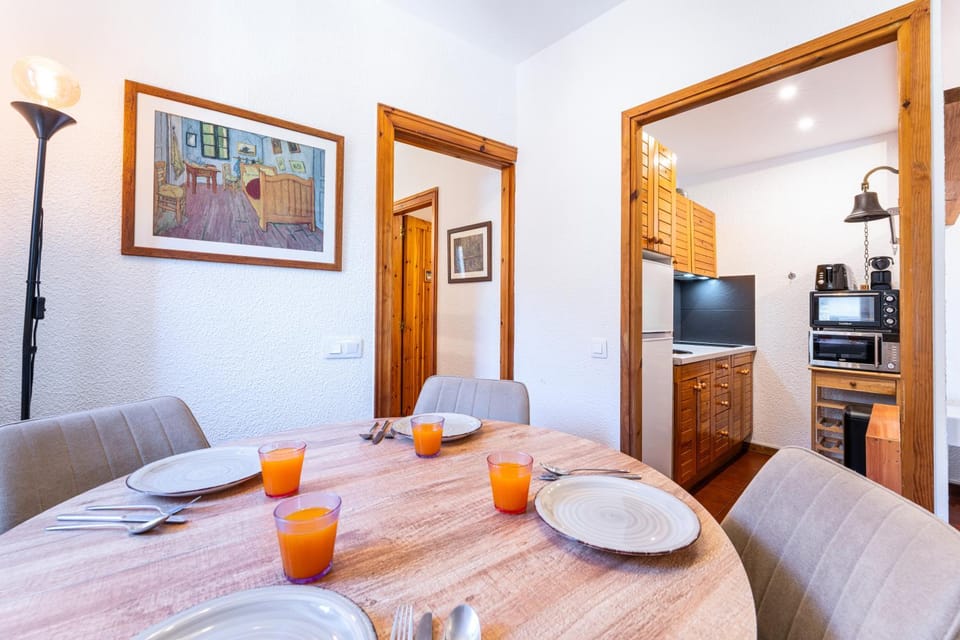 Barthe Holidays I Acogedor estudio en El Tarter 4PAX I Rústico, Vistas al valle, Parking I Esquirol Apartment in El Tarter