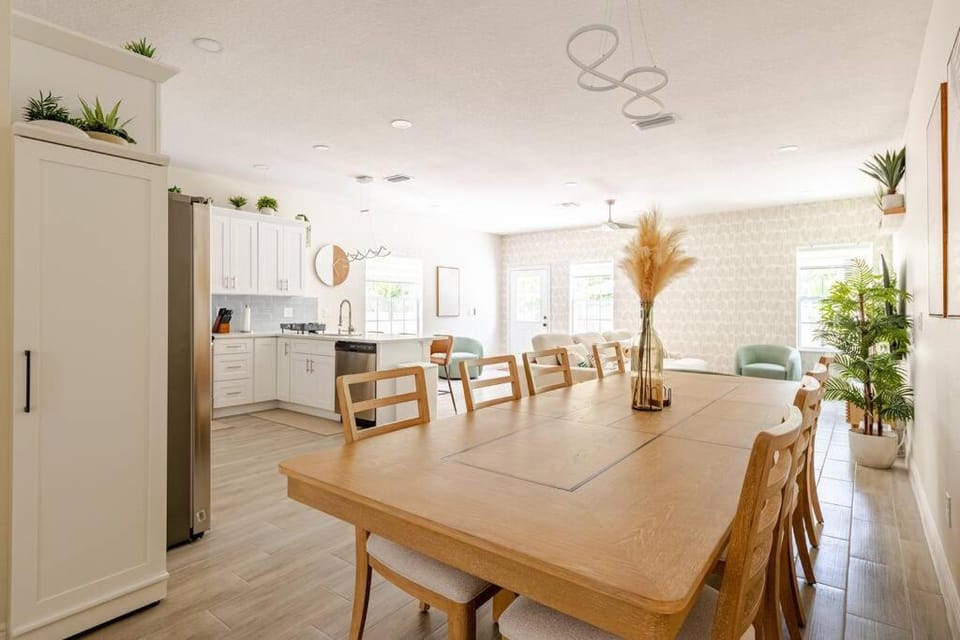 4 Bedroom House Near Downtown Tampa Sleeps 12 Pool Private Patio Pet Friendly House in Tampa