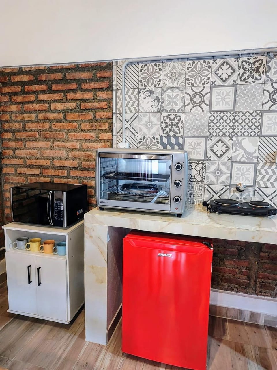 Kitchen or kitchenette, oven, stove
