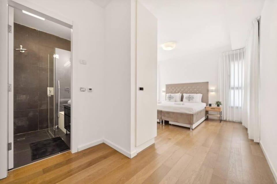 Penthouse near Machne Yehuda with Jacuzzi Apartment in Jerusalem