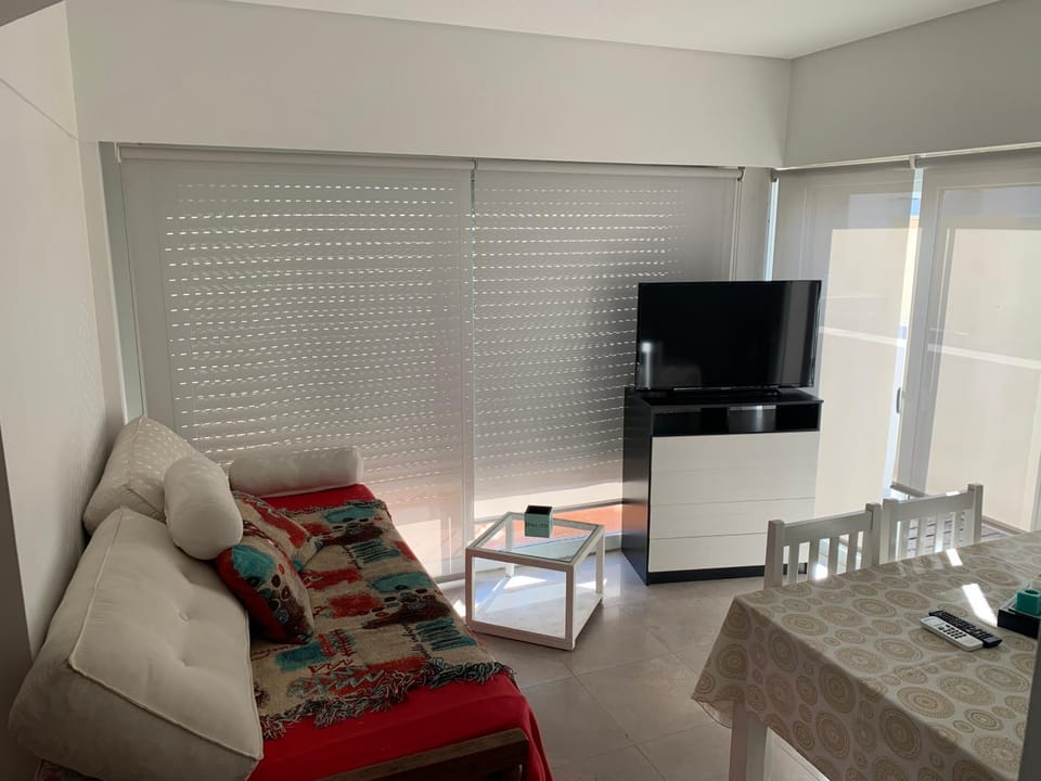 Communal lounge/ TV room, Bed, Living room