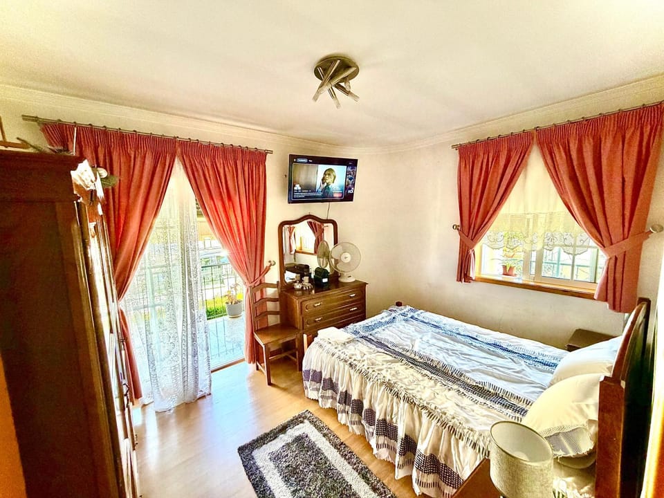 Quarto Eixo Atlântico Vacation rental in Portugal