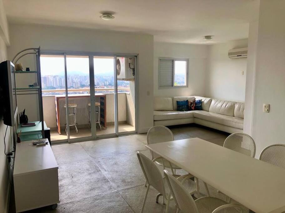 Living room, Seating area, Dining area, air conditioner